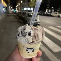 Stracciatella, almond, cinnamon/blueberry/pistachio mix  at Gelato Giusto in Milan