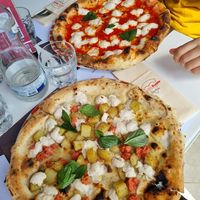 Vegan salsiccia e patate & Margherita at Al Solito Porzio in Cosenza