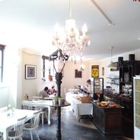 interior at Mae's in Bonn