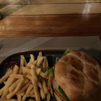 Vegan chicken burger and chips at Kongshallen in Gudvangen