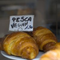 peach jam croissant at Vintage Cafe in Bellaria-igea Marina
