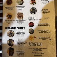 En el menú el símbolo con hoja indica que es vegano, o puede serlo. El duelo entiende a la perfección lo que significa   at Saj House in Nha Trang