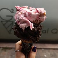 Variegato all'amarena e sacher at Gelato al Quadrato in Bergamo