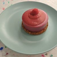 Raspberry and white chocolate cheese cake at Picnic in Antibes