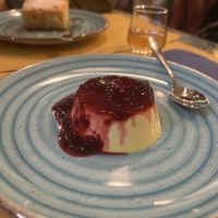 Panna cotta vegana allo zafferano con frutti rossi  at Orient Experience in Venice