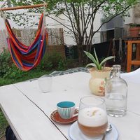 Milchkaffee mit Hafermilch und Espresso at frei Yoga & Café in Vienna