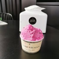 Gelado de pitaia/limão at EDDINE GELADOS in Setubal