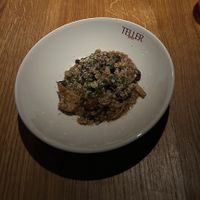 Veganes wildpilzrisotto mit in salz getrocknetem Sellerie (als Parmesan Ersatz)   at Teller in Berlin