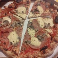 Classic Vegan Pizza at Top Pizza in Ljubljana