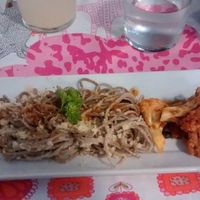 Ramen noodles and cauliflower at Rayen Vegano in Madrid