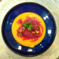 Entrante menú dos platos at Rayen Vegano in Madrid