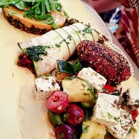lentill wrap, quinoa burguer and cashew cheese at Rayen Vegano in Madrid
