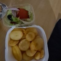 Side salad and fried 🥔 at Veggie House in Frankfurt