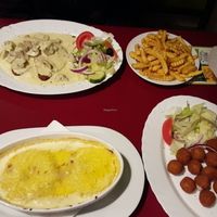 Veggie house Schnitzel, Hawaiian schnitzel and sides at Veggie House in Frankfurt