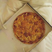 vegan Hawaii pizza at Veggie House in Frankfurt