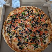 Vegetarian pizza w/ vegan cheeze at Andrew's Pizzeria in Ingonish