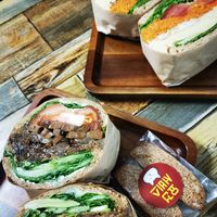 Bulgogi lotus root and carrots humus tempe sandwiches at RUDIS VEGAN - 루디스비건 in Seoul