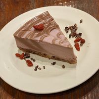 Strawberry and cocoa cheesecake at CHOICE in Kyoto