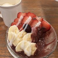 Açaí with corn flakes in the bottom    at CHOICE in Kyoto