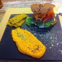 Raw burger and dip at El Cafe Blueproject in Barcelona