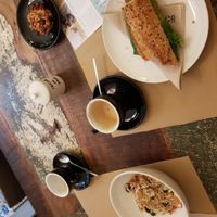 Pad Thai and beet hummus sandwhich at El Cafe Blueproject in Barcelona