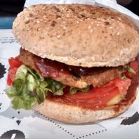 Burger 'L'allumé' at Hank Cuisine Végétale - Archives in Paris