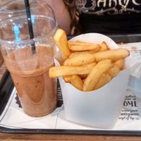 French fries and gazpacho at Hank Cuisine Végétale - Archives in Paris