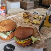 vegan burgers at Hank Cuisine Végétale - Archives in Paris