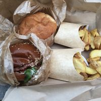 Burgers and fries at Hank Cuisine Végétale - Archives in Paris