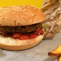 Vegan Burger at Hank Cuisine Végétale - Archives in Paris