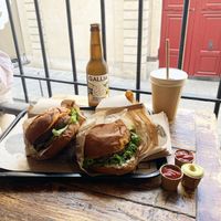 Burgers and Drinks  at Hank Cuisine Végétale - Archives in Paris