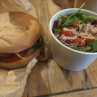 Burger and salad at Hank Cuisine Végétale - Archives in Paris