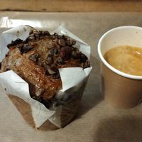 Carrot cake y café at Hank Cuisine Végétale - Archives in Paris