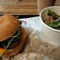 Menú con ensalada at Hank Cuisine Végétale - Archives in Paris