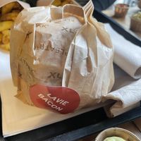 La vie Bacon Burger #Veganuary at Hank Cuisine Végétale - Archives in Paris