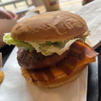 La Vie Bacon Burger #Veganuary at Hank Cuisine Végétale - Archives in Paris