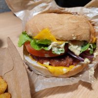 Ronald burger at Hank Cuisine Végétale - Archives in Paris