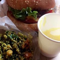 Burger, taboulé et mayonnaise ✨ at Hank Cuisine Végétale - Archives in Paris