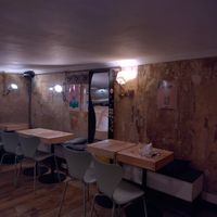 Upstairs seating at Hank Cuisine Végétale - Archives in Paris