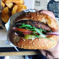 Yummy Burger at Hank Cuisine Végétale - Archives in Paris