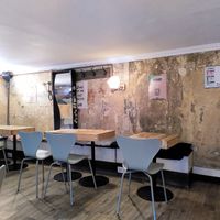 Eat-in space at Hank Cuisine Végétale - Archives in Paris