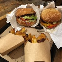 Le Touriste & L'Allumé at Hank Cuisine Végétale - Archives in Paris