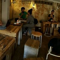 Cruelty free people at Hank Cuisine Végétale - Archives in Paris