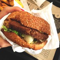 “La Catcheuse” style burger with homemade mustard and sprouted alfalfa. at Hank Cuisine Végétale - Archives in Paris