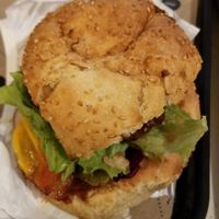 Vegan burger with smoked BBQ sauce and peppers at Hank Cuisine Végétale - Archives in Paris