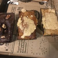 Bolo de cenoura e chocolate at Hank Cuisine Végétale - Archives in Paris