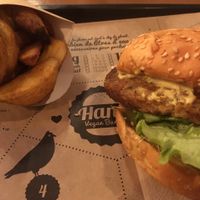 Burger and fries at Hank Cuisine Végétale - Archives in Paris