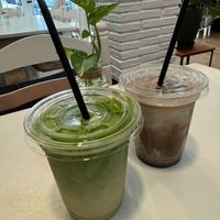 Iced Matcha & Iced chocolate at Let It Bloom in Valencia