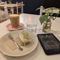 Pistache cake at Let It Bloom in Valencia