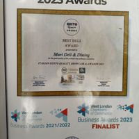 Hat einen Preis gewonnen at Mari Deli & Dining in West London